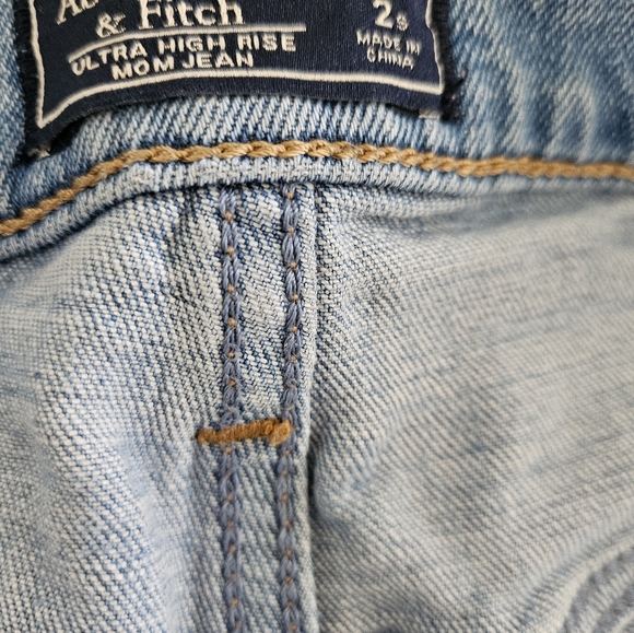 Abercrombie & Fitch women's jeans - Picture 4 of 4